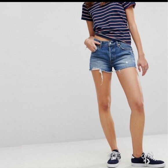 VOLCOM Stoned Jean Shorts Frayed Cutoffs Grunge Cheeky Distressed Size 28 - Picture 3 of 10